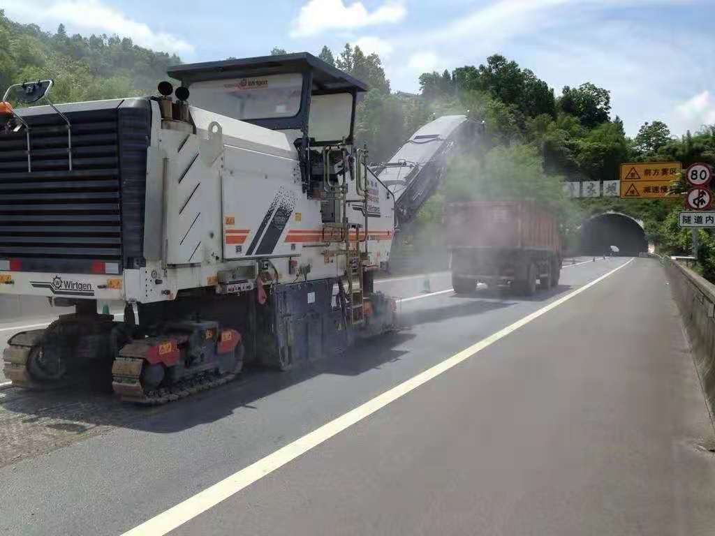 公路養護中冷再生機租賃如何去做？